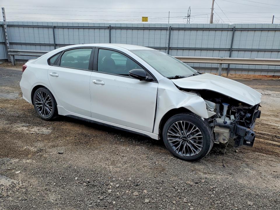 Photo 4 from auction – 2023 KIA FORTE GT L with VIN 3KPF54AD3PE517878