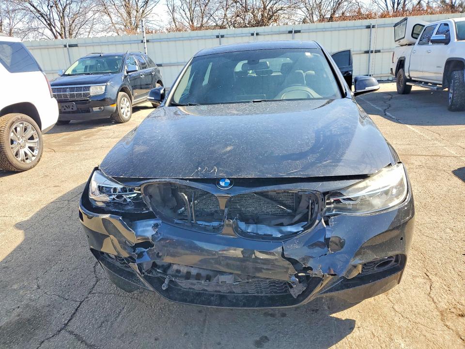 Foto 5 de la subasta – 2016 BMW 328 con VIN WBA8Z5C58GGS37458