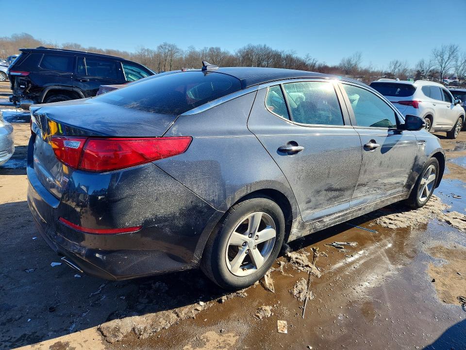 Photo 3 from auction – 2015 KIA OPTIMA LX with VIN KNAGM4A73F5625880