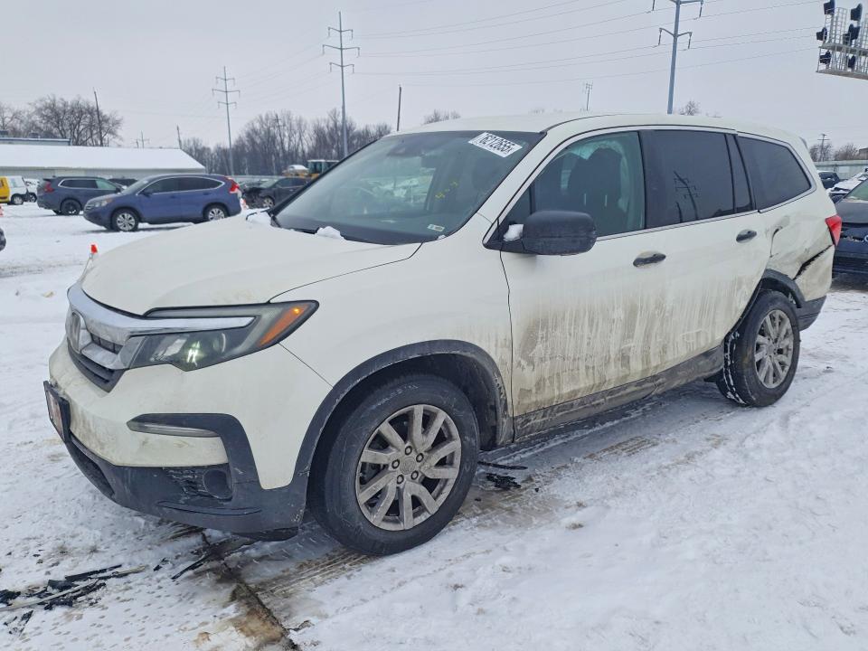 HONDA PILOT LX 2019 with VIN 5FNYF6H19KB034590 - Photo from auction