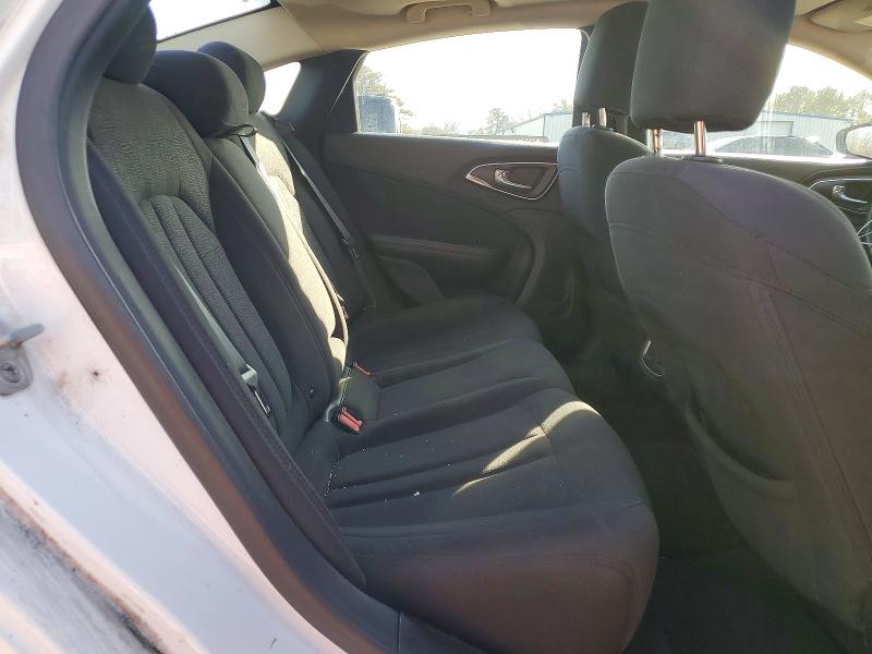 Photo 10 from auction – 2015 CHRYSLER 200 with VIN 1C3CCCABXFN532572