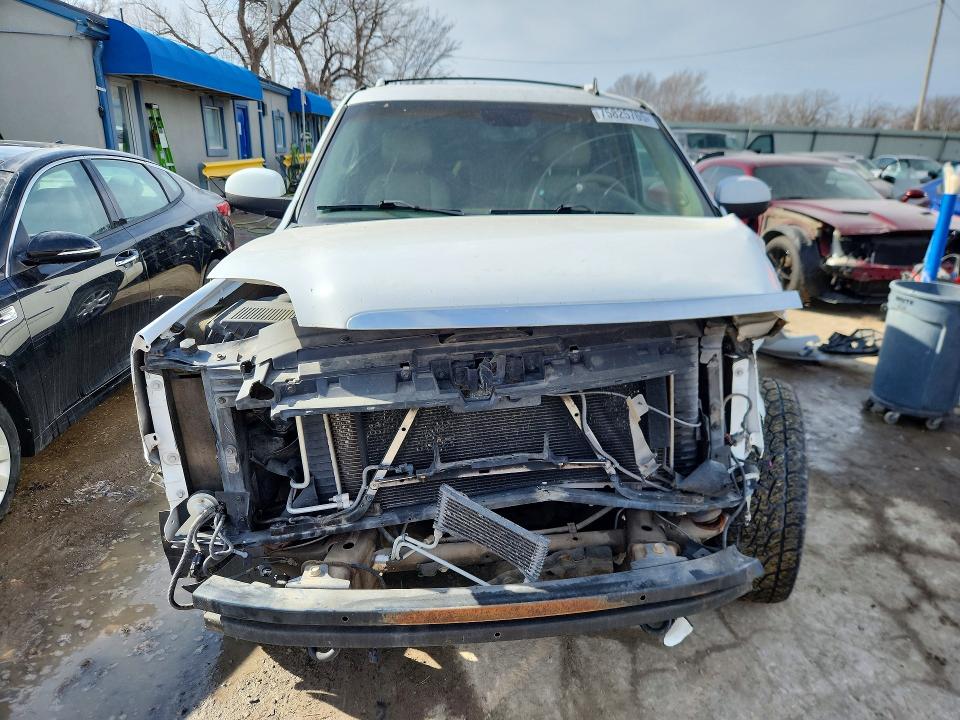 Photo 5 from auction – 2009 GMC YUKON DENA with VIN 1GKFK03279R273225