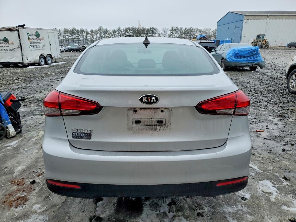 Photo 6 from auction – 2017 KIA FORTE LX with VIN 3KPFK4A74HE012324