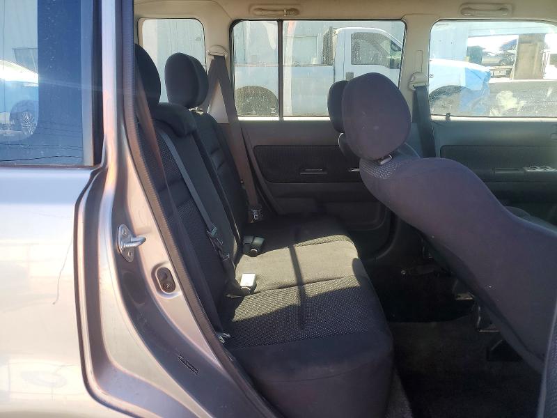 Photo 10 from auction – 2005 TOYOTA SCION XB with VIN JTLKT334654012495