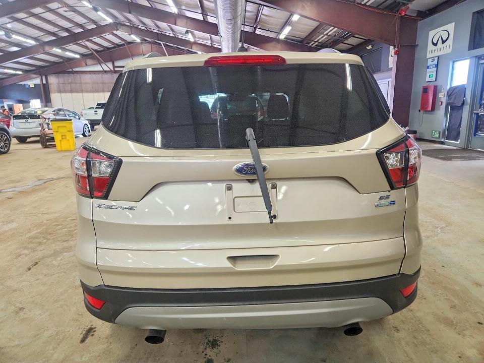 Photo 6 from auction – 2018 FORD ESCAPE SE with VIN 1FMCU9GD2JUC16114