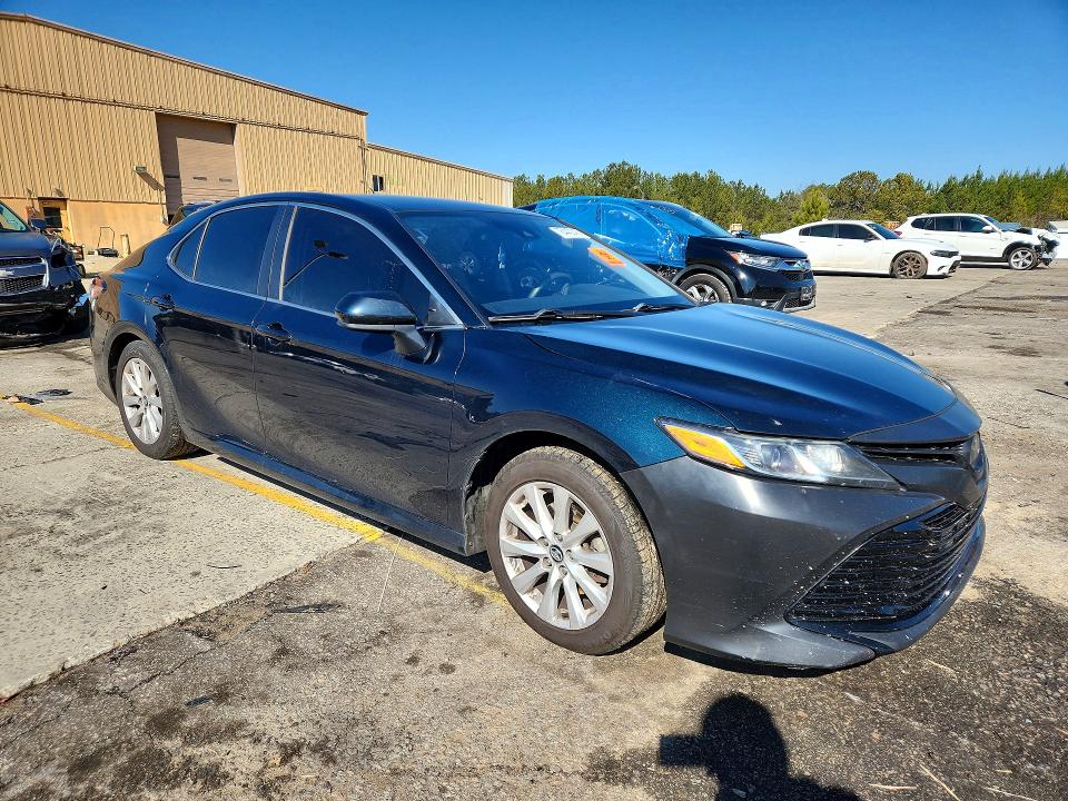 Photo 4 from auction – 2020 TOYOTA CAMRY with VIN 4T1C11AK2LU892115