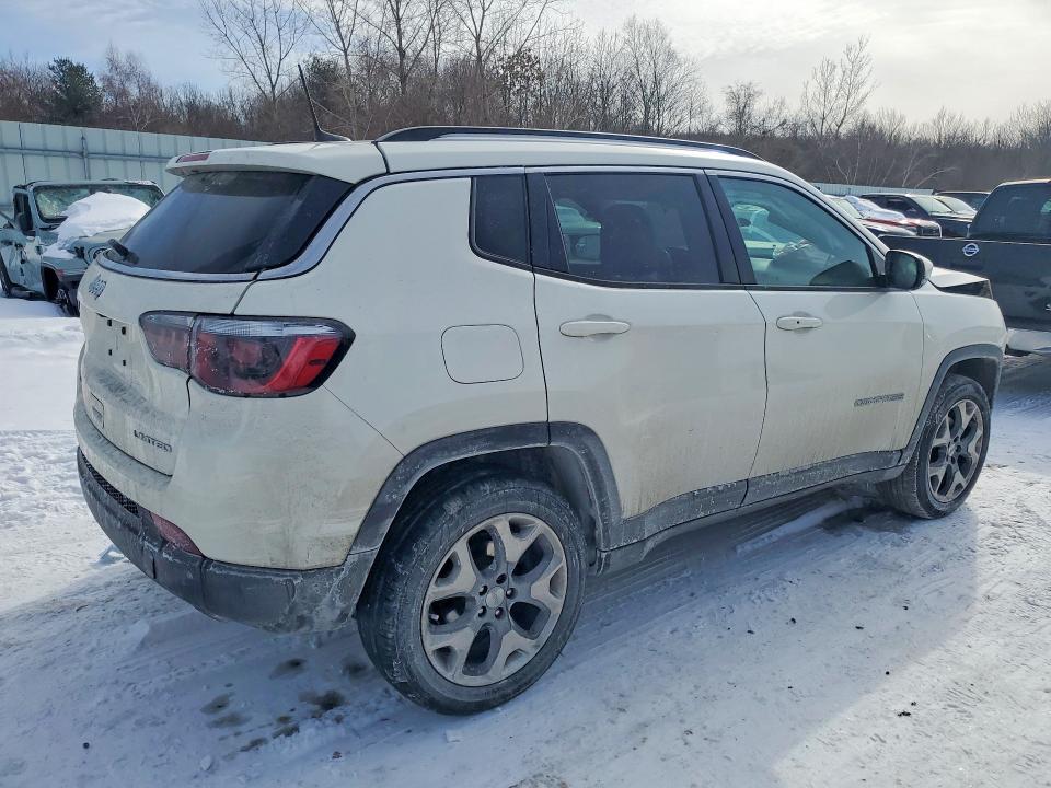 Photo 3 from auction – 2019 JEEP COMPASS with VIN 3C4NJDCB7KT621023