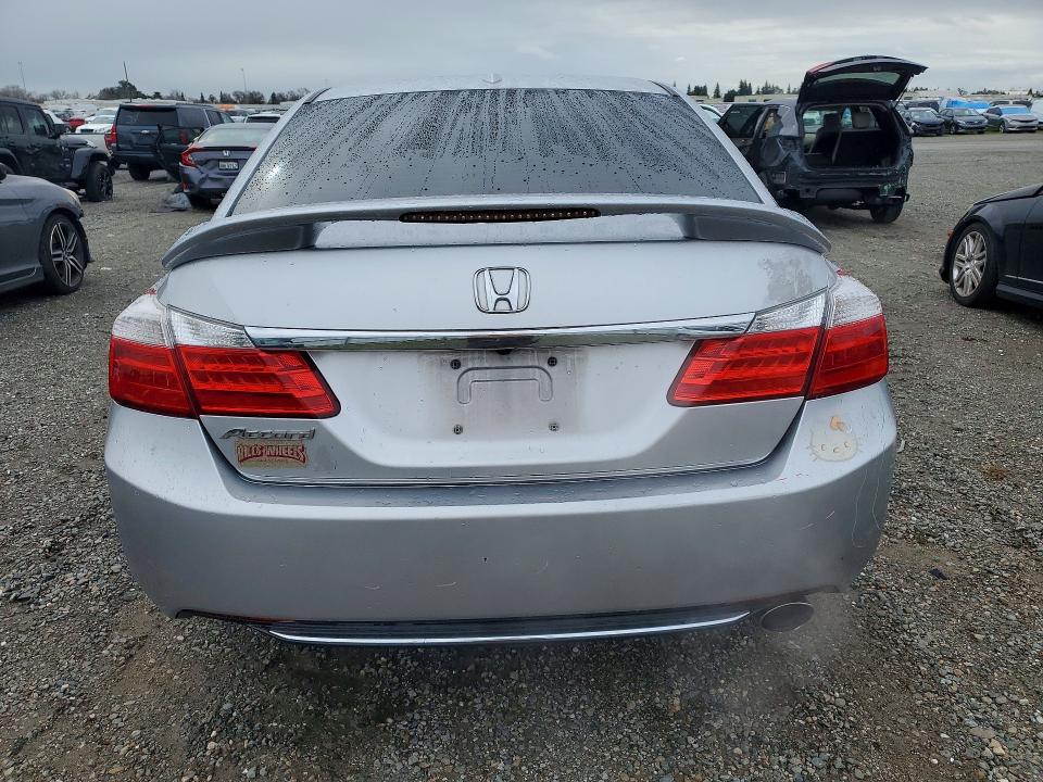 Photo 6 from auction – 2013 HONDA ACCORD with VIN 1HGCR2F88DA188859