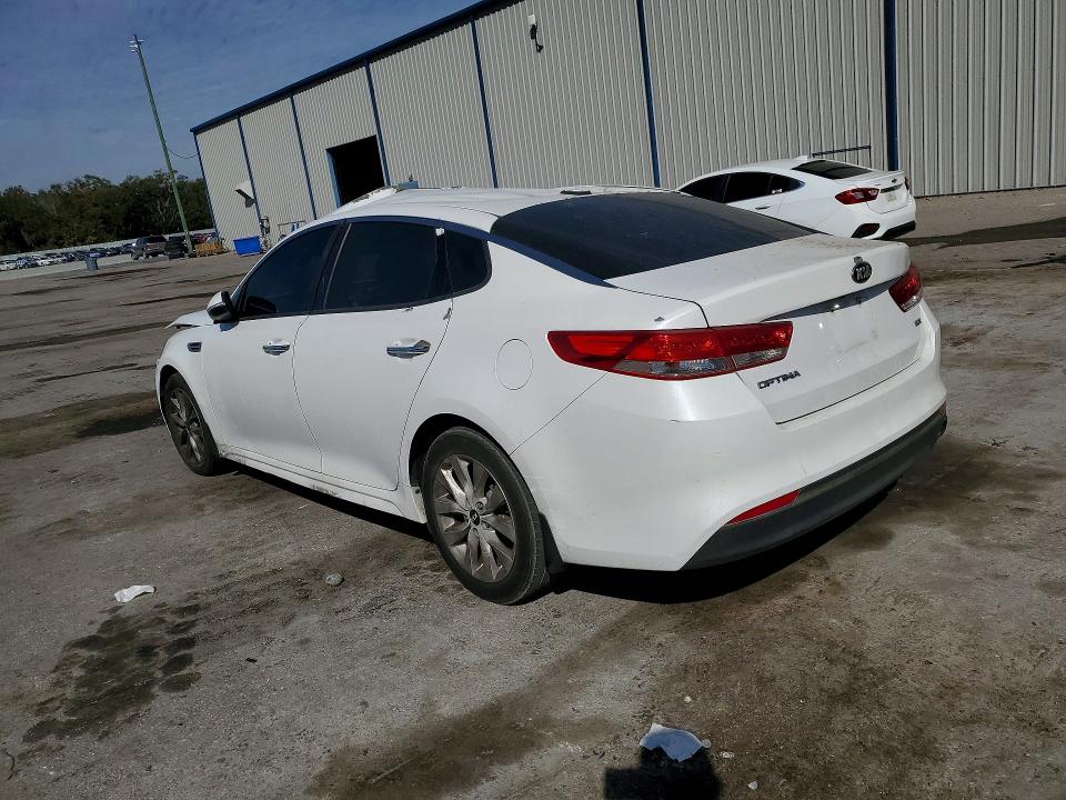 Photo 2 from auction – 2016 KIA OPTIMA EX with VIN 5XXGU4L37GG040438