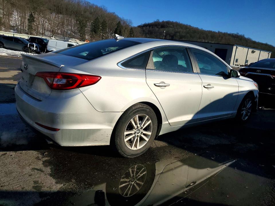 Photo 3 from auction – 2017 HYUNDAI SONATA SE with VIN 5NPE24AF9HH531786