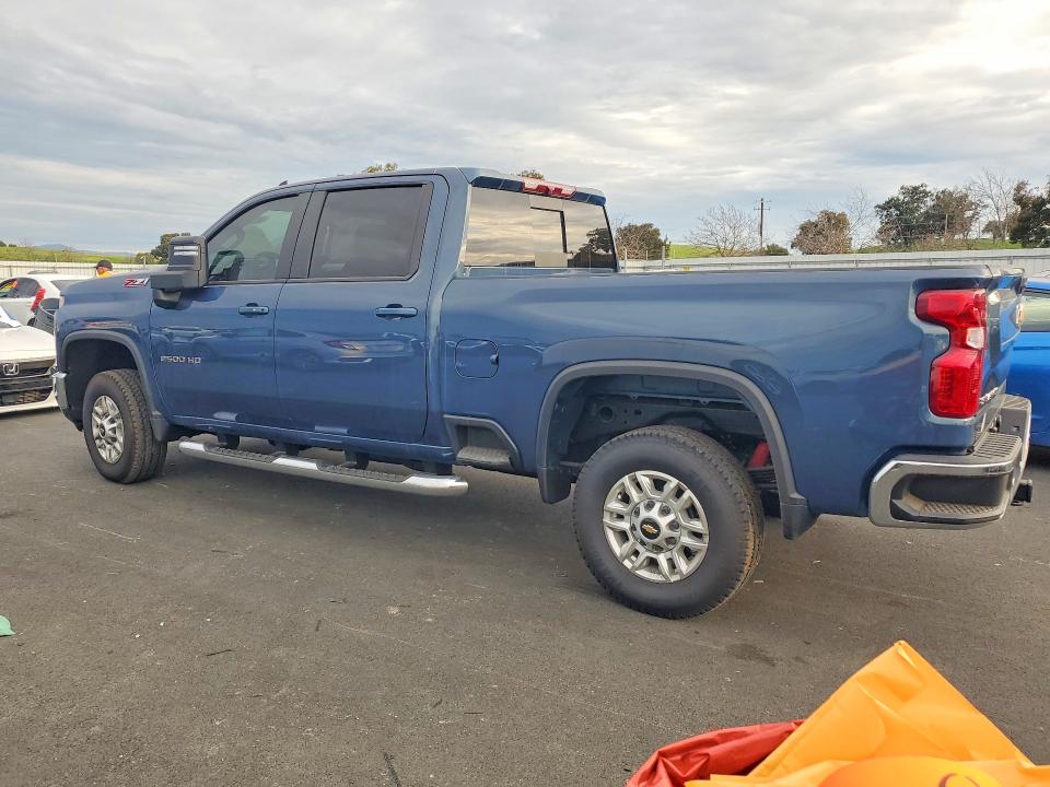 Photo 2 from auction – 2025 CHEVROLET SILVERADO with VIN 2GC4KNEY4S1173566