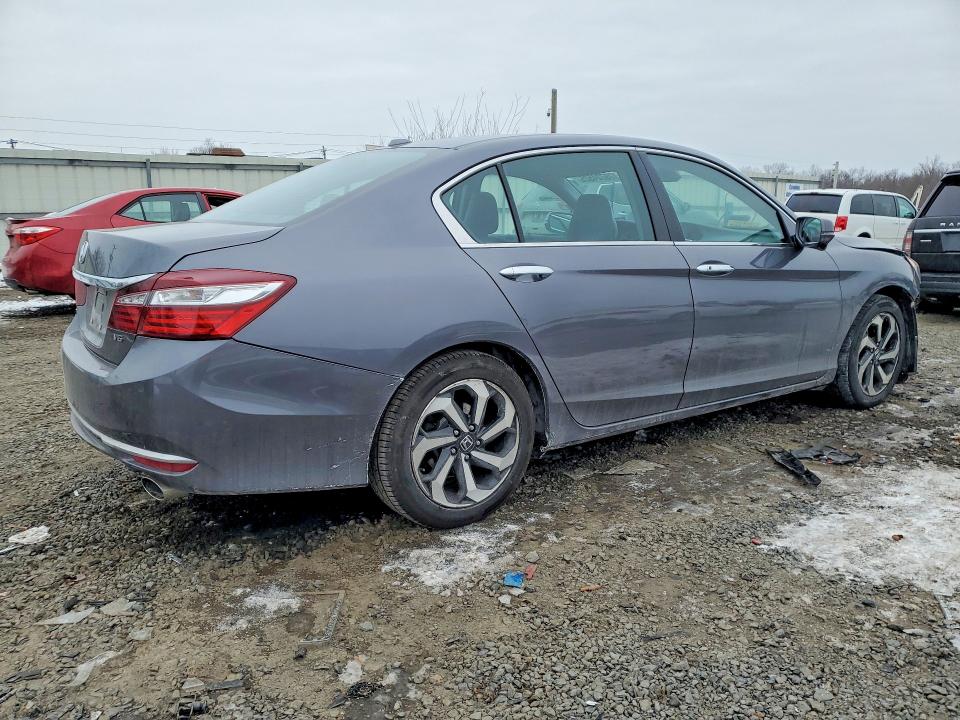 Photo 3 from auction – 2016 HONDA ACCORD with VIN 1HGCR3F05GA009116