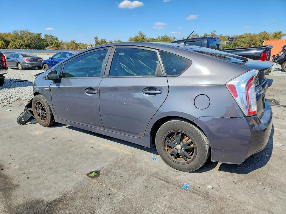 Photo 2 from auction – 2015 TOYOTA PRIUS with VIN JTDKN3DU1F0467963