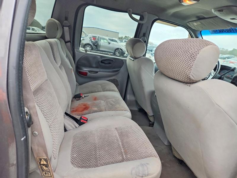 Photo 10 from auction – 2002 FORD F150 with VIN 1FTRW07662KA85322