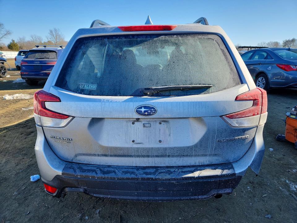 Photo 6 from auction – 2019 SUBARU FORESTER with VIN JF2SKACC5KH441644