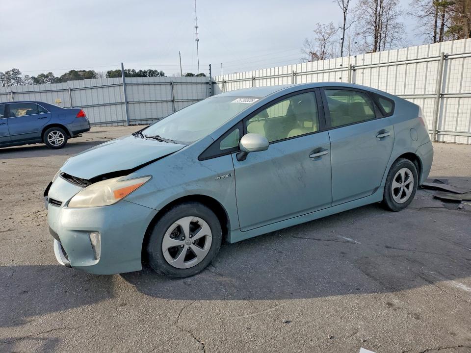 TOYOTA PRIUS 2013 مع رقم تعريف المركبة JTDKN3DU8D5690789 - صورة من المزاد