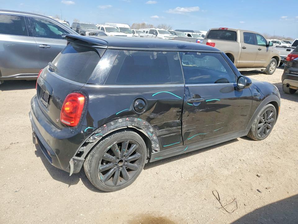 Photo 3 from auction – 2018 MINI COOPER with VIN WMWXP7C50J3B95303