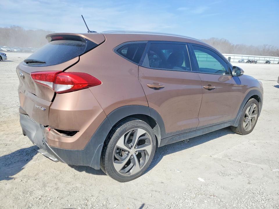 صورة رقم 3 من المزاد - 2016 HYUNDAI TUCSON مع VIN KM8J33A22GU040334