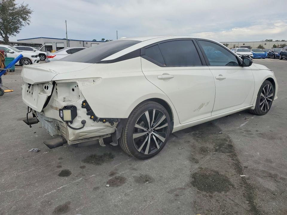 Photo 3 from auction – 2020 NISS ALTIMA with VIN 1N4BL4CV1LC264397