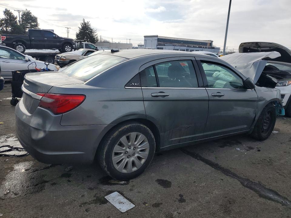 Photo 3 from auction – 2012 CHRYSLER 200 LX with VIN 1C3CCBAB0CN319006