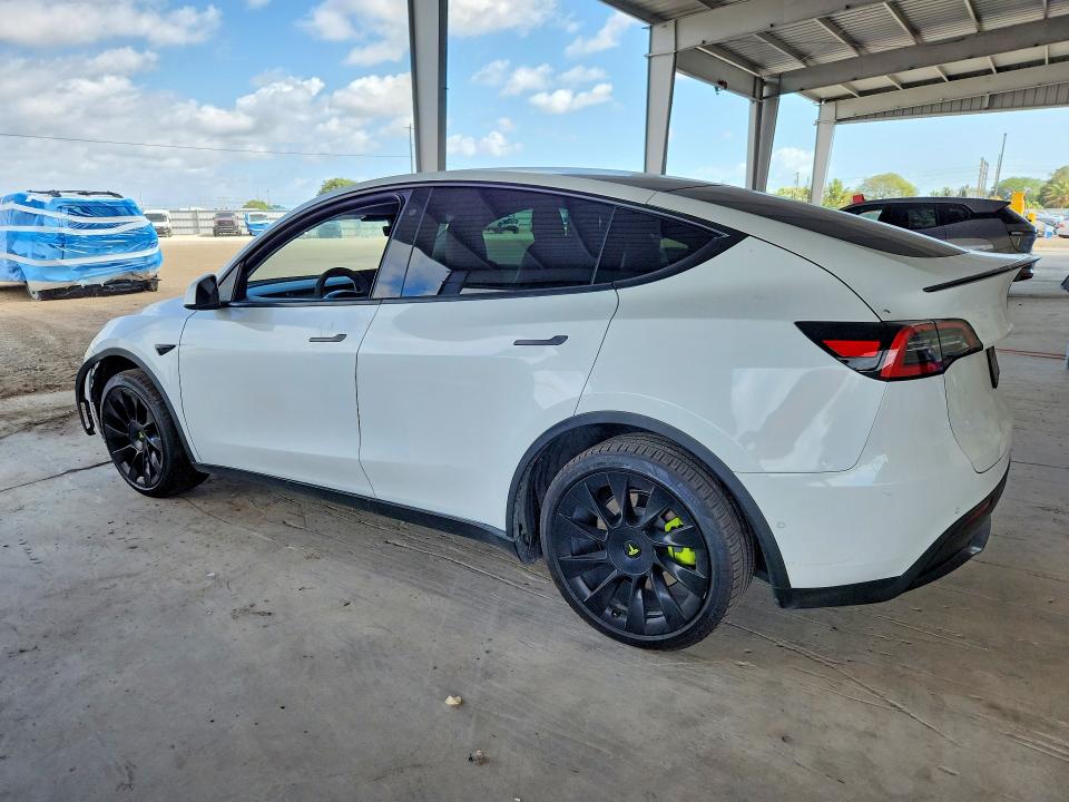 Photo 2 from auction – 2020 TESLA MODEL Y with VIN 5YJYGDEE3LF039892
