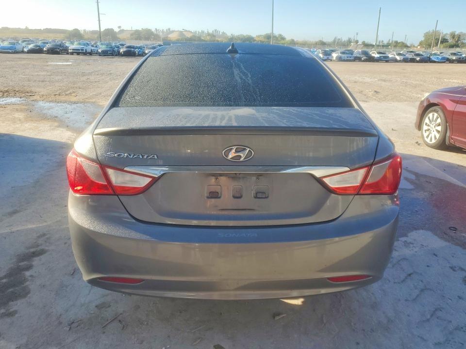 Photo 6 from auction – 2013 HYUNDAI SONATA SE with VIN 5NPEC4AC6DH637710