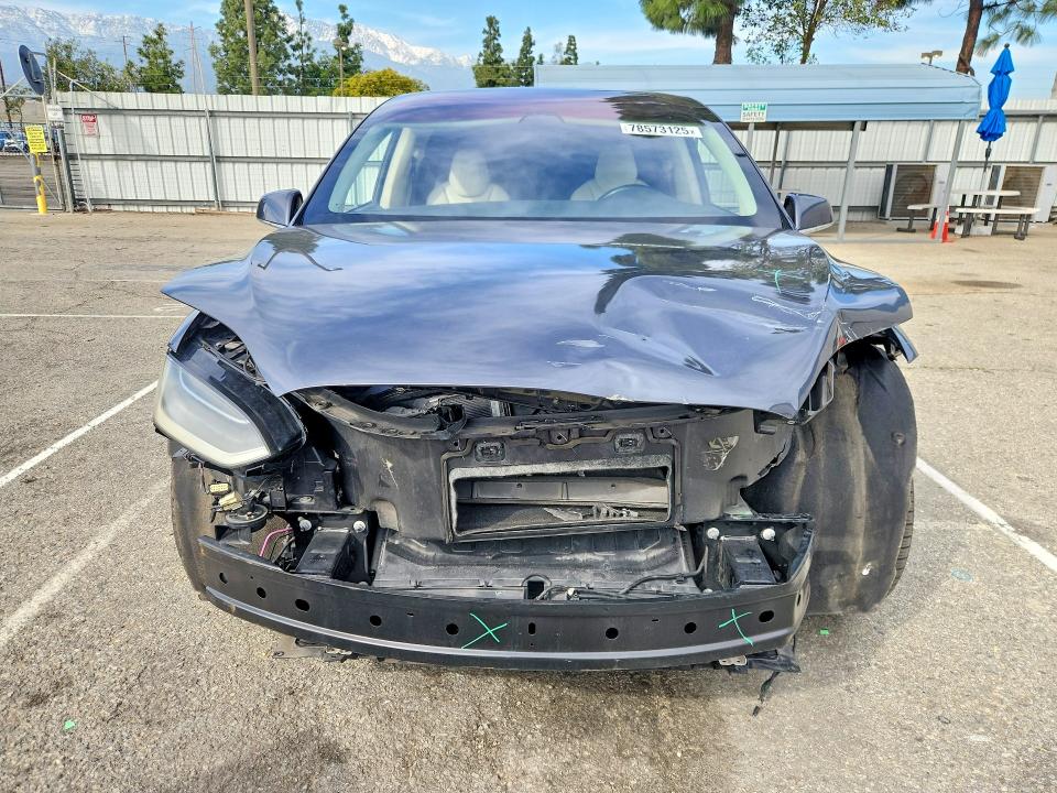 Photo 5 from auction – 2019 TESLA MODEL X with VIN 5YJXCAE20KF184656