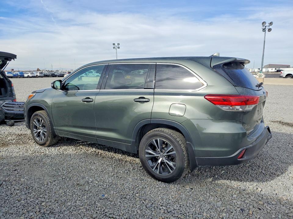 Photo 2 from auction – 2017 TOYOTA HIGHLANDER with VIN 5TDBZRFH4HS364706