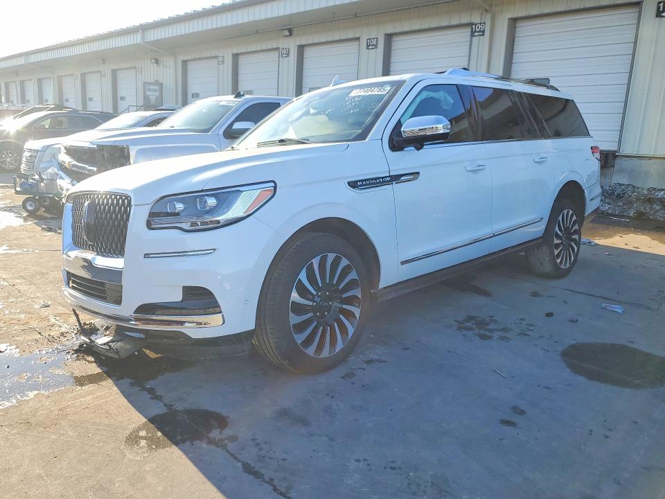 LINCOLN NAVIGATOR 2024 with VIN 5LMJJ3TG4REL20135 - Photo from auction