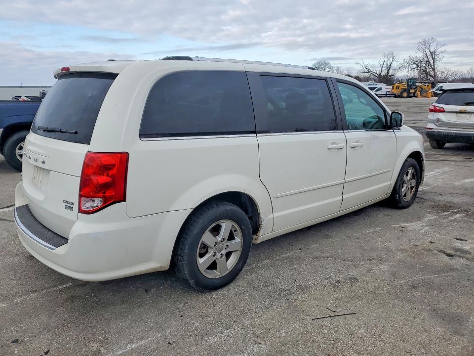 Photo 3 from auction – 2011 DODGE GRAND CARAVAN with VIN 2D4RN5DG3BR679352