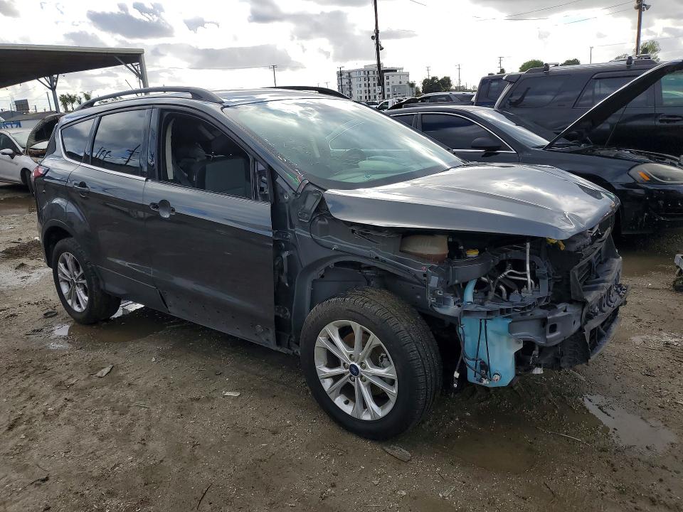 Photo 4 from auction – 2018 FORD ESCAPE with VIN 1FMCU0GD2JUD21831