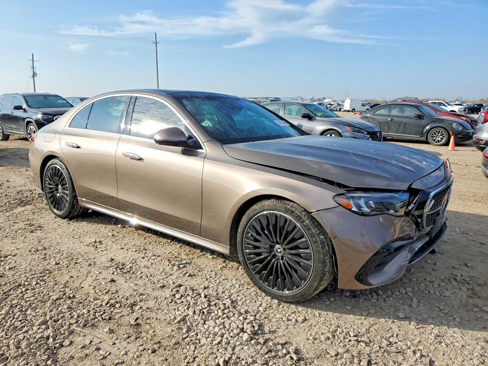 Photo 4 from auction – 2025 MERCEDES-BENZ E with VIN W1KLF4GB8SA151990