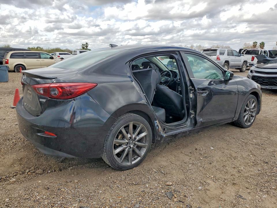 Photo 3 from auction – 2018 MAZDA 3 with VIN 3MZBN1W31JM180134