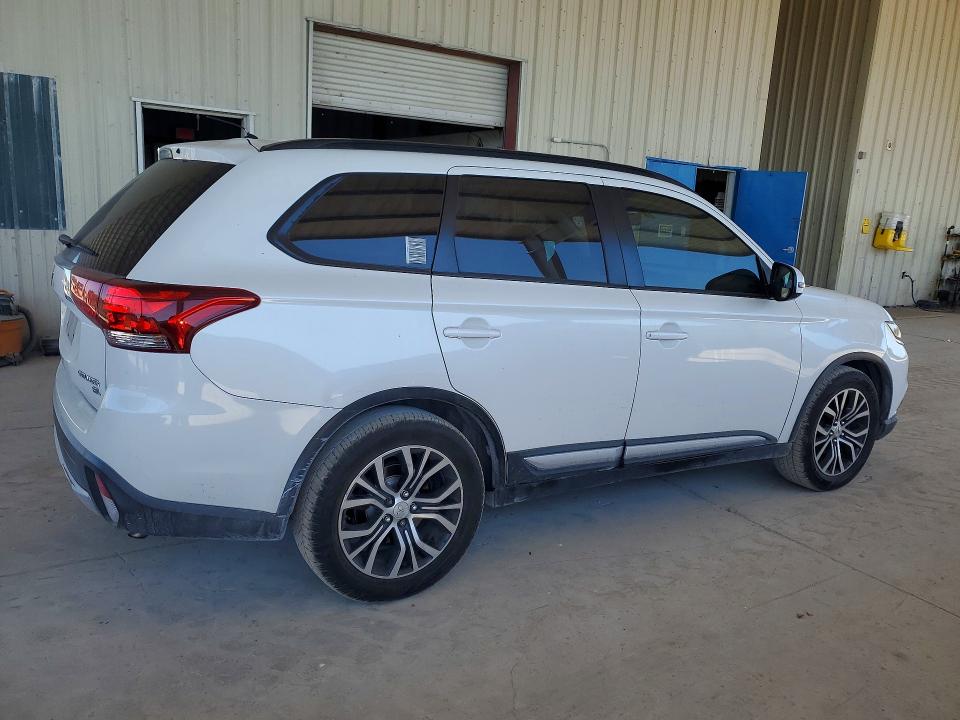 Photo 3 from auction – 2016 MITSUBISHI OUTLANDER with VIN JA4AD3A31GZ058816