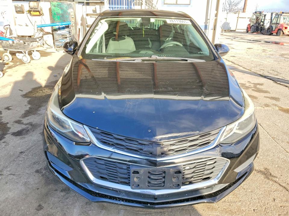 Photo 5 from auction – 2017 CHEVROLET CRUZE with VIN 3G1BE6SM5HS582901