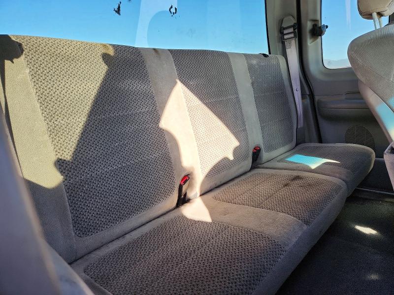 Photo 10 from auction – 2001 FORD F150 with VIN 1FTRX18L01NB85467