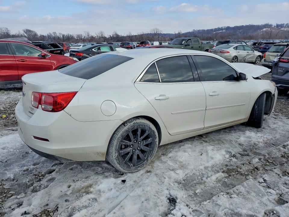 Photo 3 from auction – 2015 CHEVROLET MALIBU 2LT with VIN 1G11D5SLXFU152035