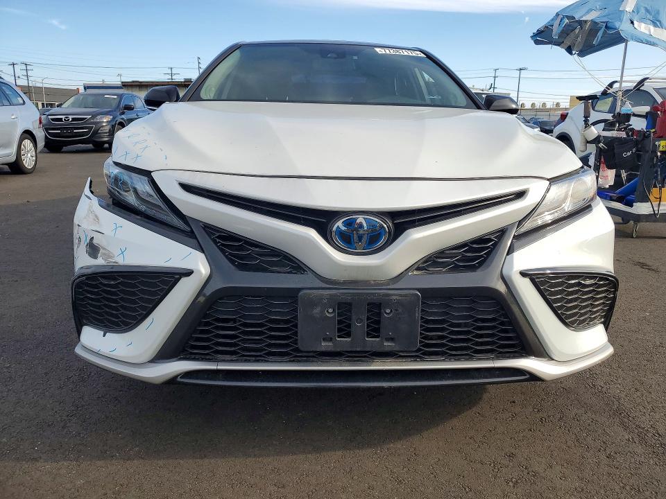Photo 5 from auction – 2024 TOYOTA CAMRY with VIN 4T1K31AK9RU078865