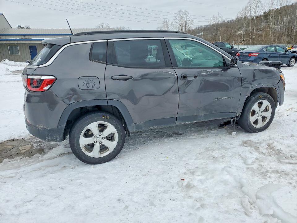 Photo 3 from auction – 2020 JEEP COMPASS with VIN 3C4NJDBB7LT132348
