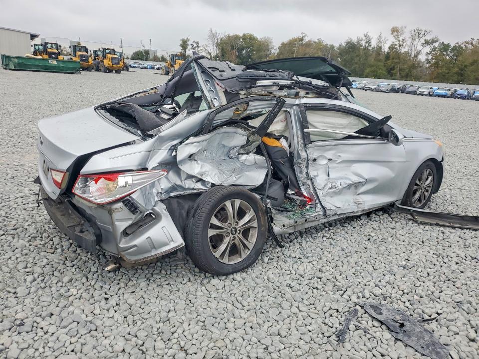 Photo 3 from auction – 2012 HYUNDAI SONATA SE with VIN 5NPEC4AC8CH449463