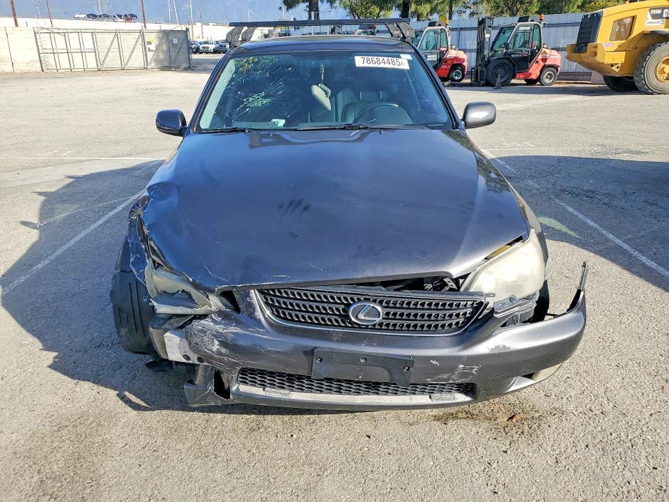 Photo 5 from auction – 2004 LEXUS IS 300 with VIN JTHBD192140086091