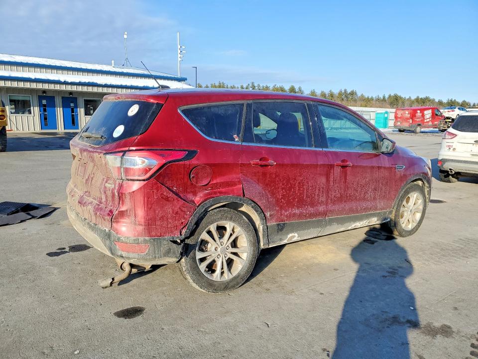 Photo 3 from auction – 2017 FORD ESCAPE SE with VIN 1FMCU9GDXHUC05601