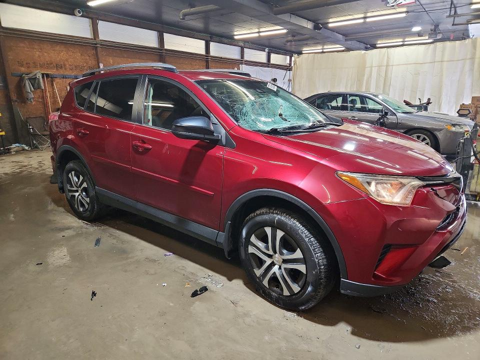 Zdjęcie 4 z aukcji – 2018 TOYOTA RAV4 LE z VIN JTMBFREV0JD236805
