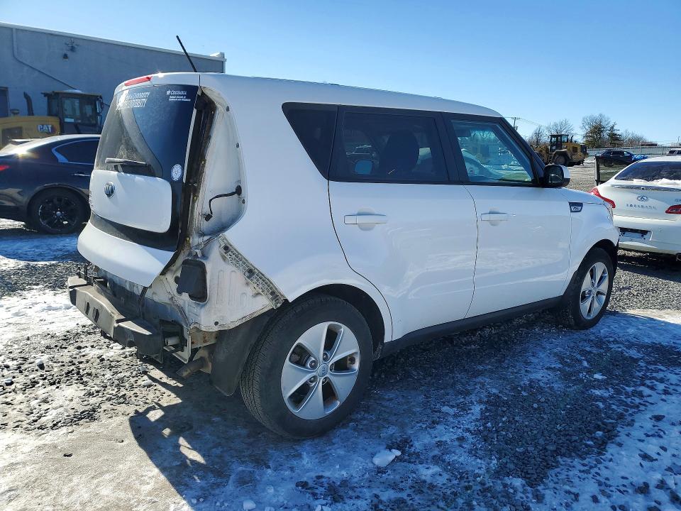 Photo 3 from auction – 2015 KIA SOUL with VIN KNDJN2A22F7120965