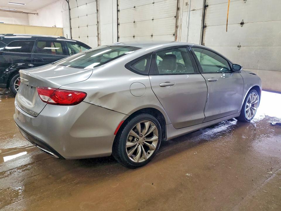 Photo 3 from auction – 2015 CHRYSLER 200 with VIN 1C3CCCBB0FN721892