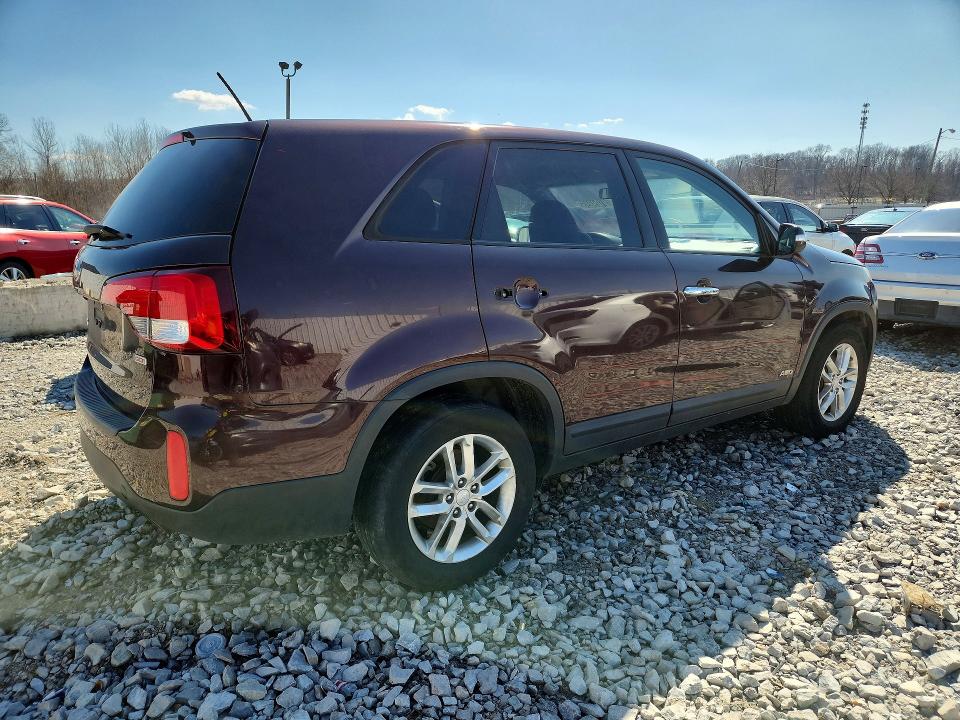 Zdjęcie 3 z aukcji – 2015 KIA SORENTO z VIN 5XYKTCA61FG558902