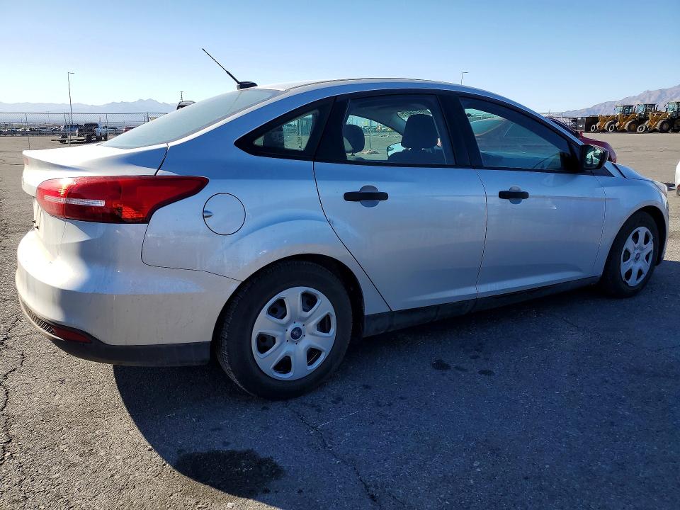 Photo 3 from auction – 2016 FORD FOCUS with VIN 1FADP3E24GL246489