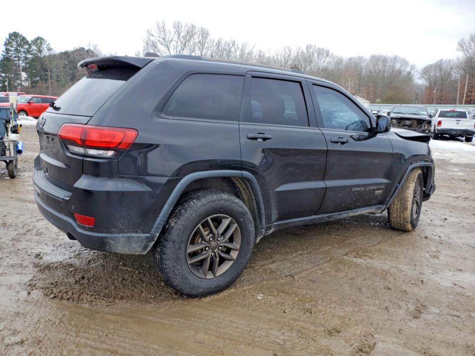 Photo 3 from auction – 2017 JEEP GRAND CHEROKEE with VIN 1C4RJFAG4HC683690