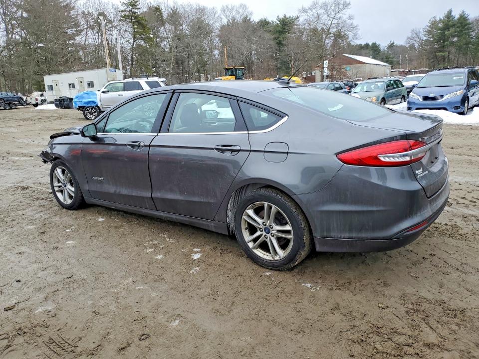Photo 2 from auction – 2018 FORD FUSION with VIN 3FA6P0LU3JR124873