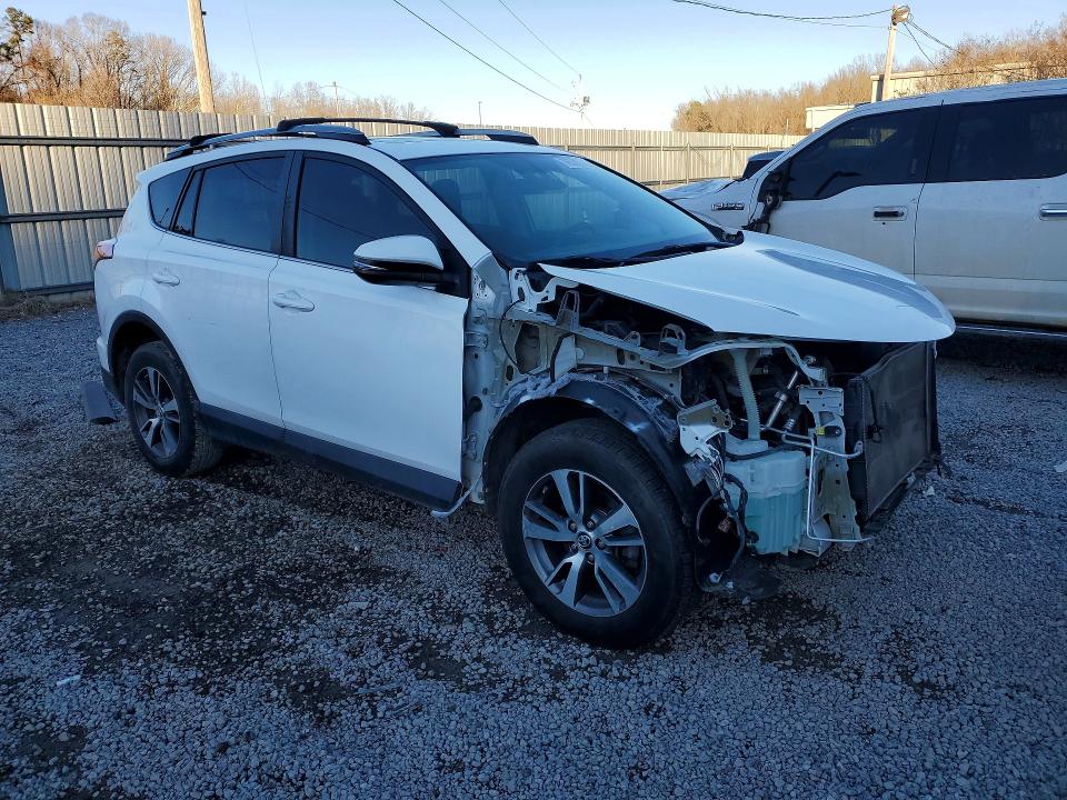 Photo 4 from auction – 2017 TOYOTA RAV4 XLE with VIN 2T3WFREV2HW329551